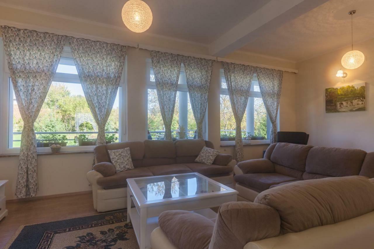 Apartment Snjezana スルニュ エクステリア 写真