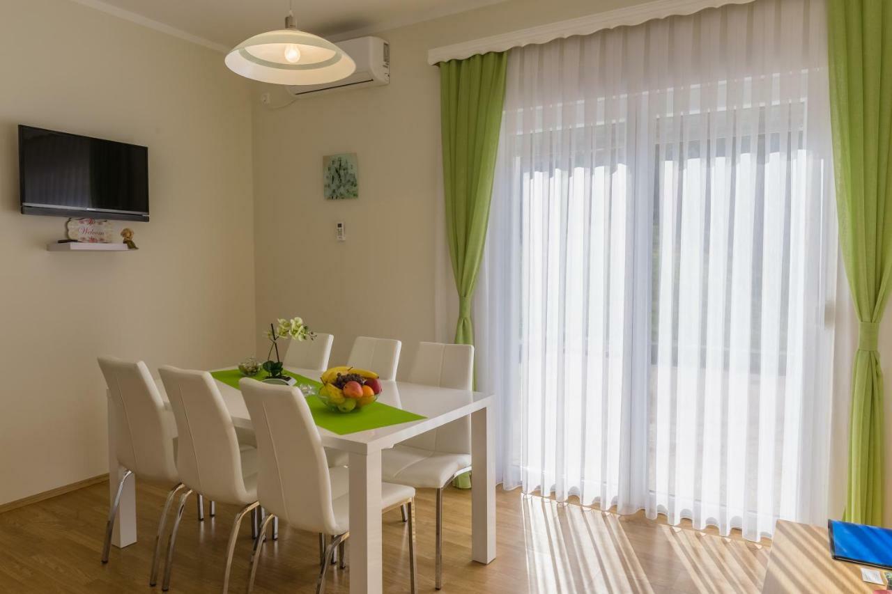 Apartment Snjezana スルニュ エクステリア 写真