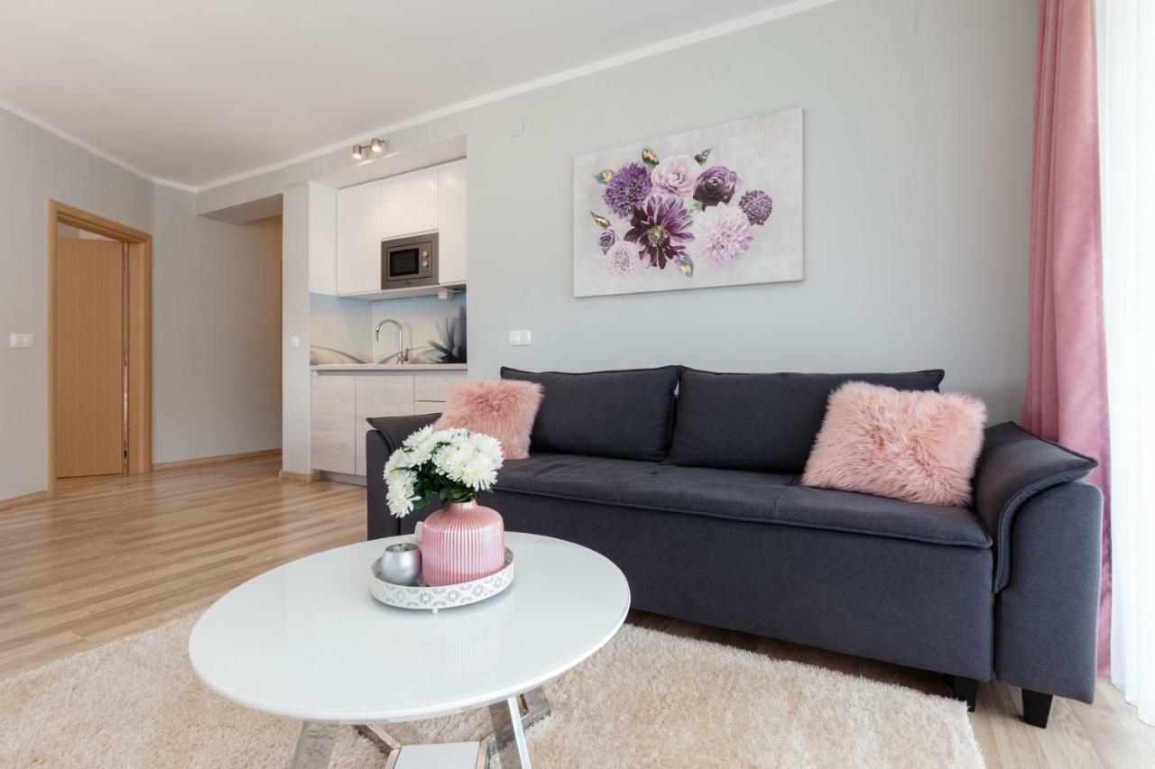 Apartment Snjezana スルニュ エクステリア 写真