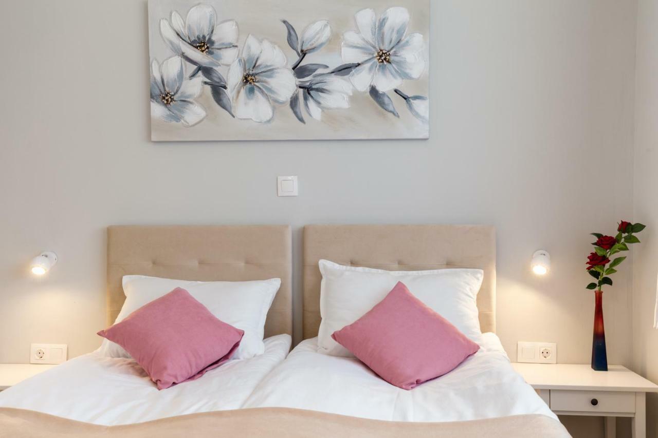 Apartment Snjezana スルニュ エクステリア 写真