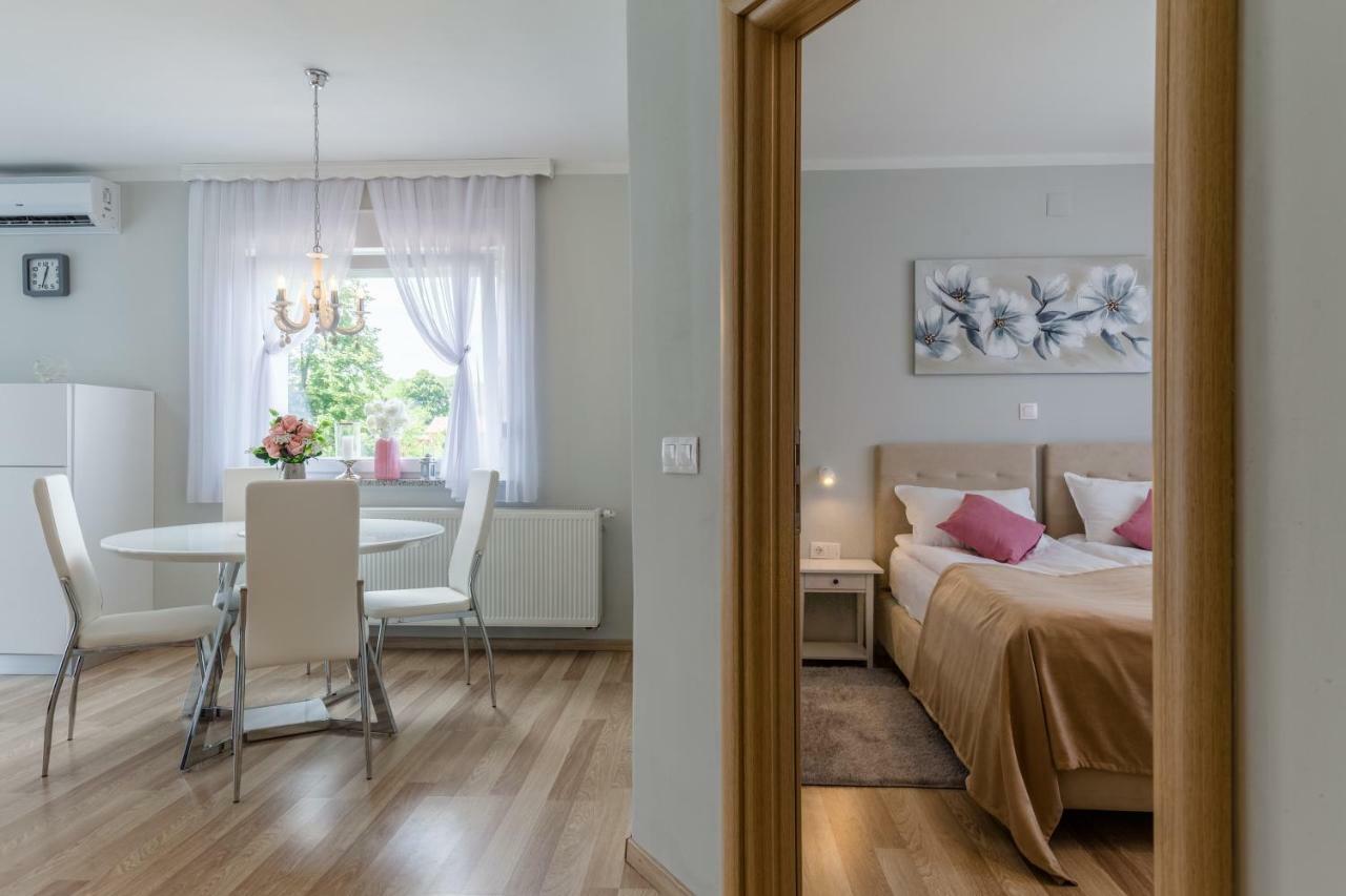 Apartment Snjezana スルニュ エクステリア 写真
